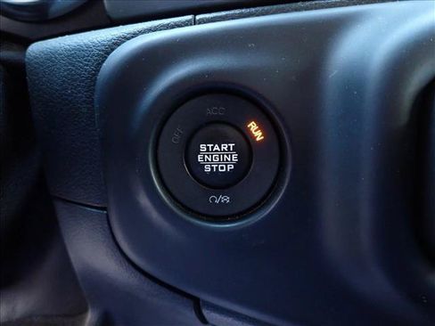 Used 2019 Jeep Wrangler Unlimited Sahara AWD/4WD image 19