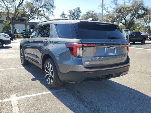 Certified 2025 Ford Explorer ST-Line image 7