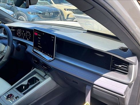 New 2026 Volkswagen Tiguan SE R-Line FWD image 16