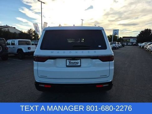Used 2023 Jeep Wagoneer Series II w/ Premium Group I AWD/4WD image 4