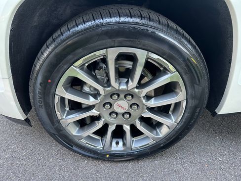 Used 2022 GMC Acadia Denali w/ Denali Technology Package image 58