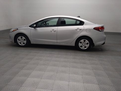 Used 2017 Kia Forte LX w/ LX Popular Package FWD image 3