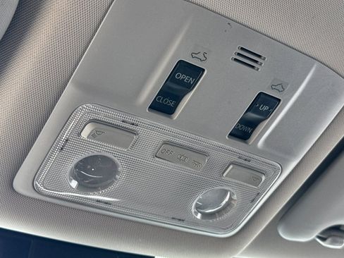 Used 2018 Toyota Corolla XLE image 24