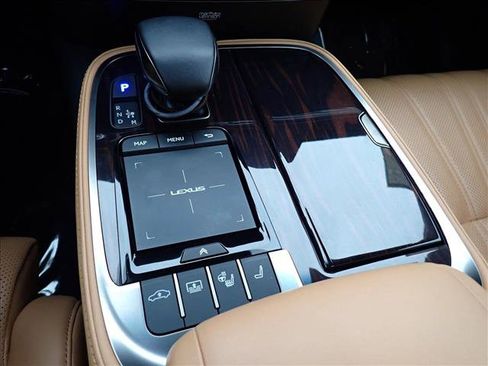 Used 2022 Lexus LS 500 AWD w/ Luxury Package image 18