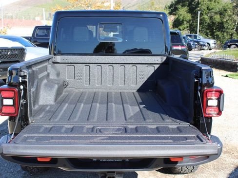 New 2026 Jeep Gladiator Mojave w/ Safety Group image 30