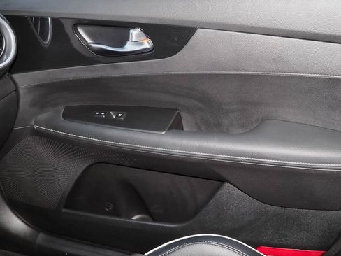 Used 2023 Kia Forte GT-Line w/ GT-Line Premium Package image 29