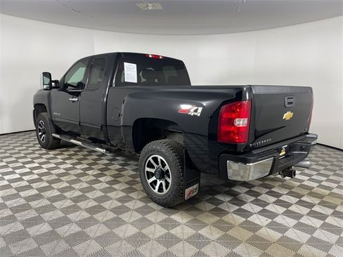 Used 2009 Chevrolet Silverado 2500 LT w/ Exterior Plus Package image 21