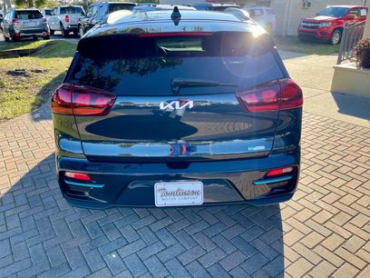 Used 2022 Kia Niro EX