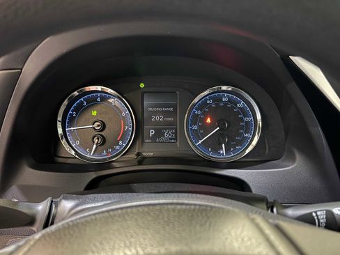Used 2017 Toyota Corolla LE image 18