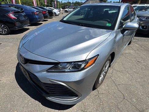 Used 2022 Toyota Camry LE FWD image 1