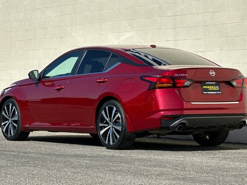 Used 2021 Nissan Altima 2.5 SR w/ SR Premium Package image 6