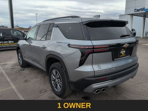 Used 2025 Chevrolet Traverse LT image 5