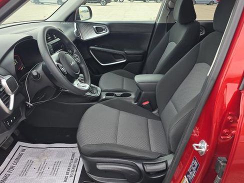 Used 2024 Kia Soul LX w/ Option Group 015 FWD image 7