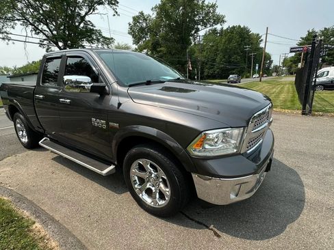 Used 2014 RAM 1500 Laramie w/ Convenience Group AWD/4WD image 3