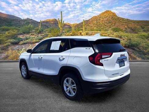 Used 2024 GMC Terrain SLE FWD image 7