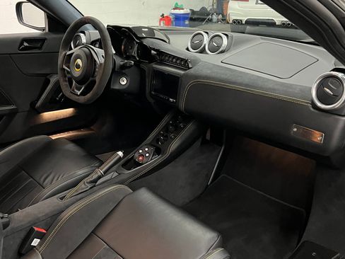Used 2021 Lotus Evora image 42