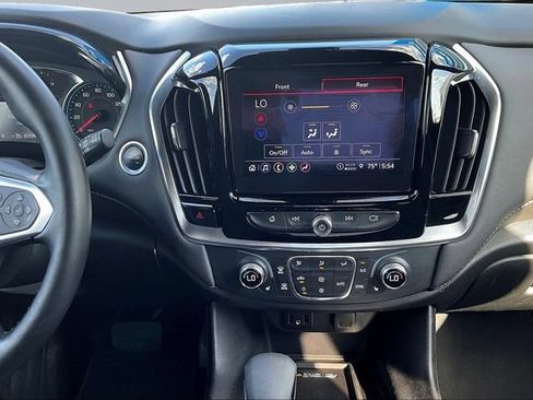 Used 2023 Chevrolet Traverse LT FWD image 10