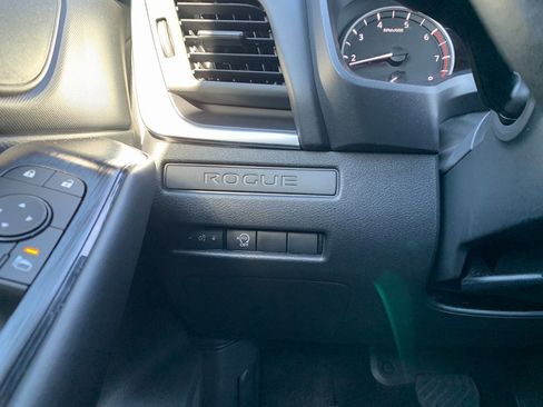 Used 2025 Nissan Rogue S image 20