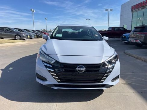 Used 2025 Nissan Versa SV w/ Trunk Package FWD image 2