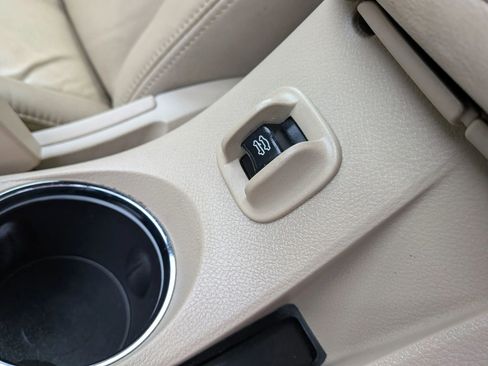Used 2011 Chrysler 200 Limited FWD image 54