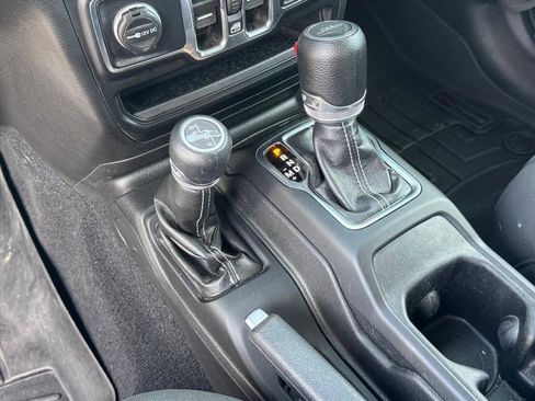 Used 2022 Jeep Gladiator Overland w/ Trailer Tow Package image 23