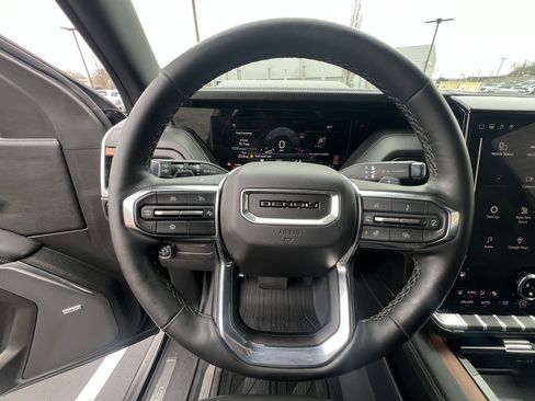 Used 2025 GMC Yukon Denali w/ Sun & Power Step Package image 21