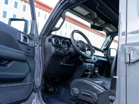 Used 2023 Jeep Wrangler Unlimited Sahara image 14