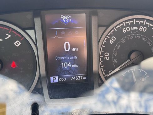 Used 2022 Toyota Tacoma TRD Off-Road image 20