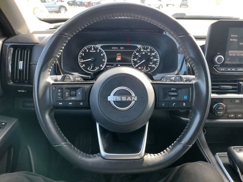 Used 2023 Nissan Pathfinder SV image 24