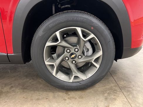 New 2026 Chevrolet Trax LT w/ Driver Confidence Package FWD image 17