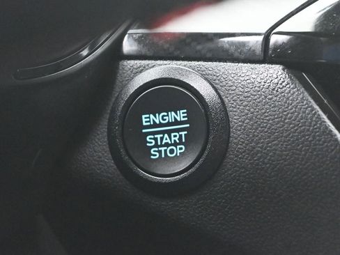 Certified 2025 Ford Escape ST-Line AWD/4WD image 14