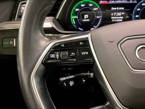 Certified 2023 Audi e-tron Premium Plus w/ Premium Plus Package AWD/4WD image 18
