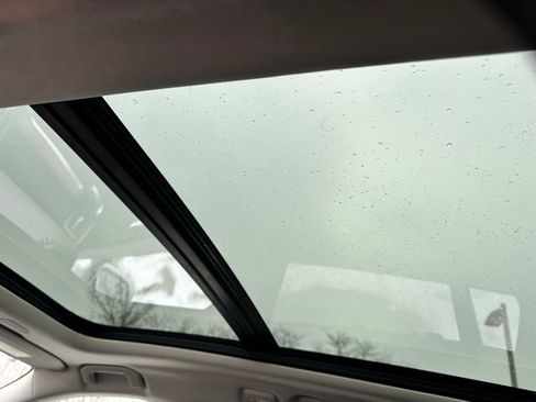 Used 2025 Volvo V60 B5 Cross Country Plus image 12