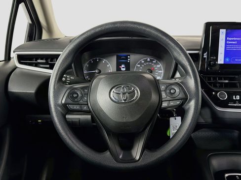 Used 2025 Toyota Corolla LE FWD image 17