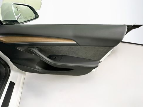 Used 2023 Tesla Model 3 Standard Range RWD image 31