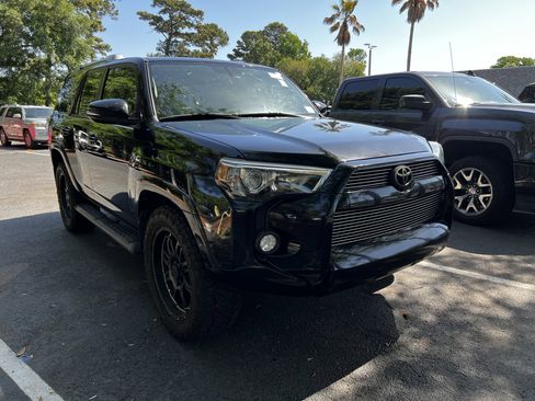Used 2016 Toyota 4Runner SR5 Premium image 2