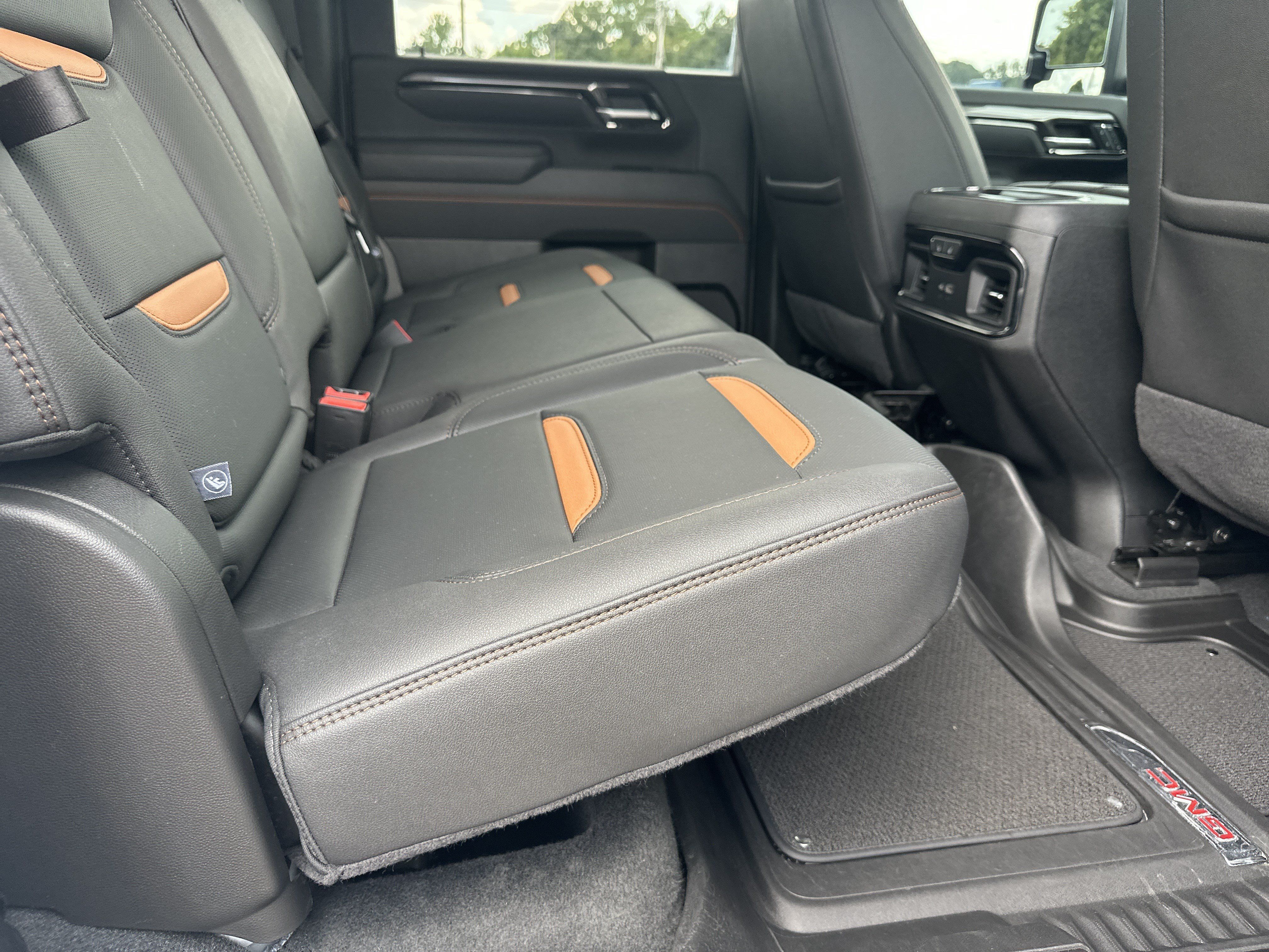Used 2025 GMC Sierra 2500 AT4 AWD/4WD image 17