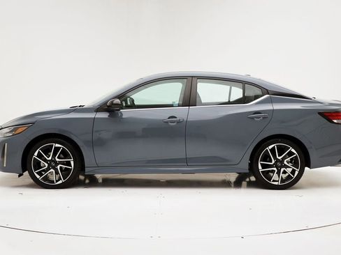 Used 2024 Nissan Sentra SR w/ SR Premium Package image 6