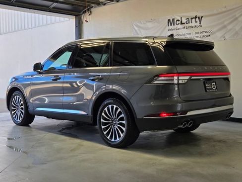 Used 2023 Lincoln Aviator Reserve AWD/4WD image 3