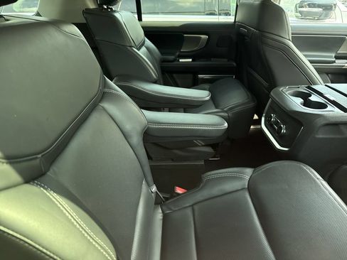 Used 2025 Ford Expedition Platinum w/ Driver's Package AWD/4WD image 19