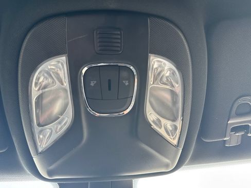 Used 2024 Jeep Compass Latitude AWD/4WD image 30