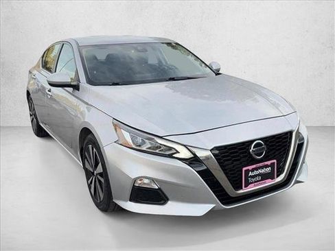 Used 2022 Nissan Altima 2.5 SV image 3