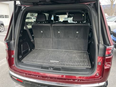 Used 2024 Jeep Wagoneer 4WD image 24