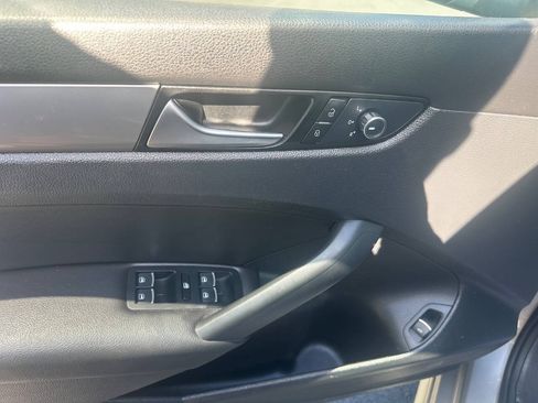 Used 2014 Volkswagen Passat 1.8T Wolfsburg Edition FWD image 19