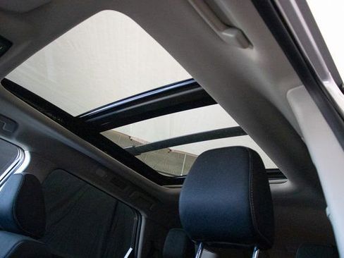 Used 2023 Nissan Pathfinder SV w/ SV Premium Package image 31