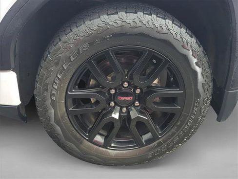 Used 2023 GMC Sierra 1500 Elevation image 24