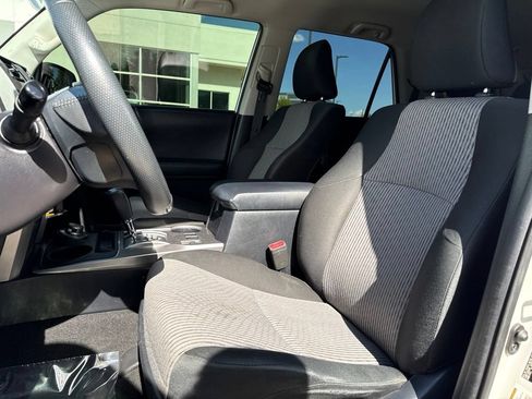 Used 2020 Toyota 4Runner SR5 AWD/4WD image 9