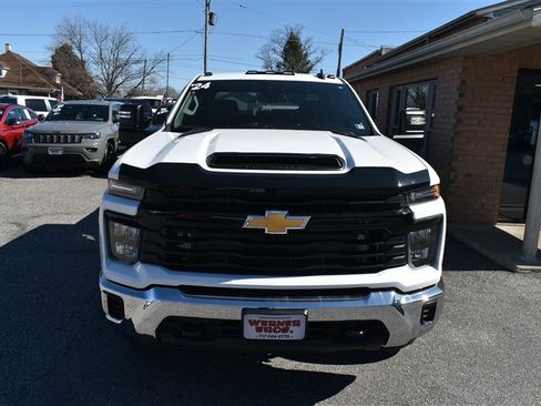 Used 2024 Chevrolet Silverado 3500 W/T image 10