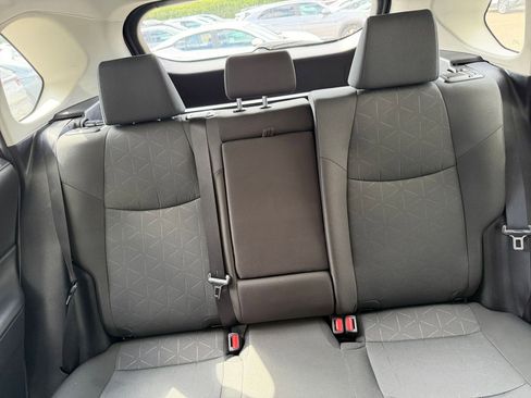 Used 2025 Toyota RAV4 XLE image 40