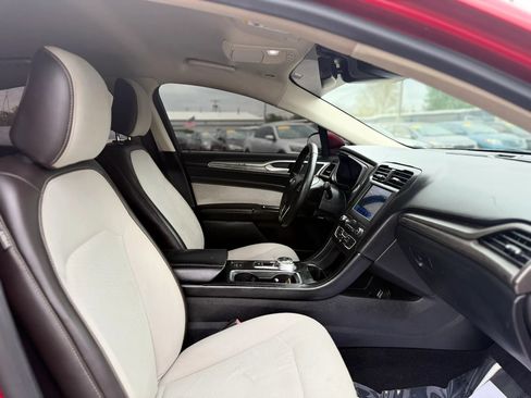 Used 2020 Ford Fusion SE w/ Equipment Group 151A FWD image 29